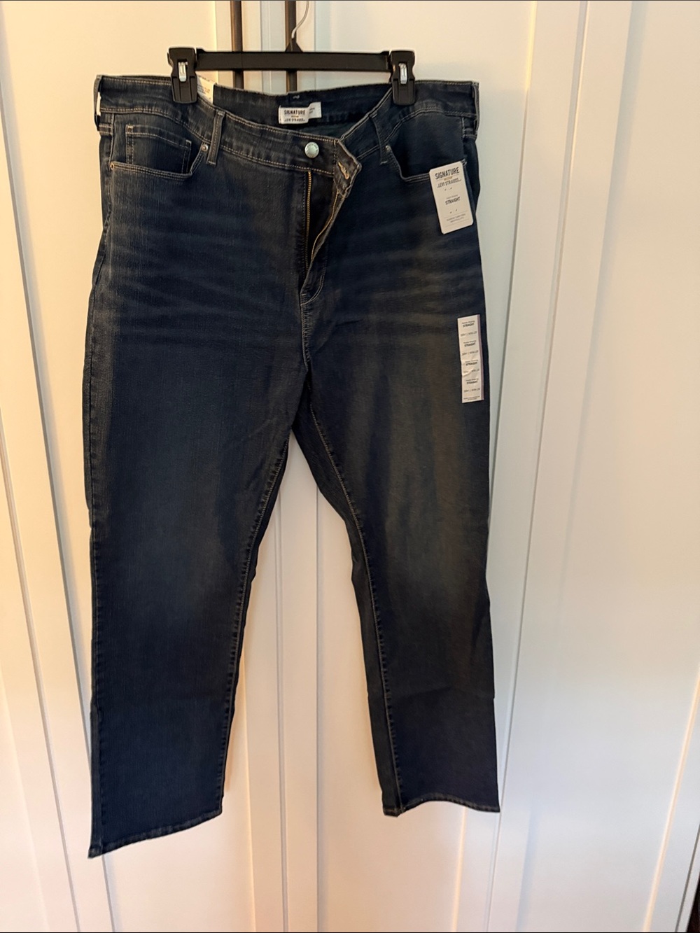Signature by Levi Strauss Women’s Straight Leg Jeans - Dark Blue
